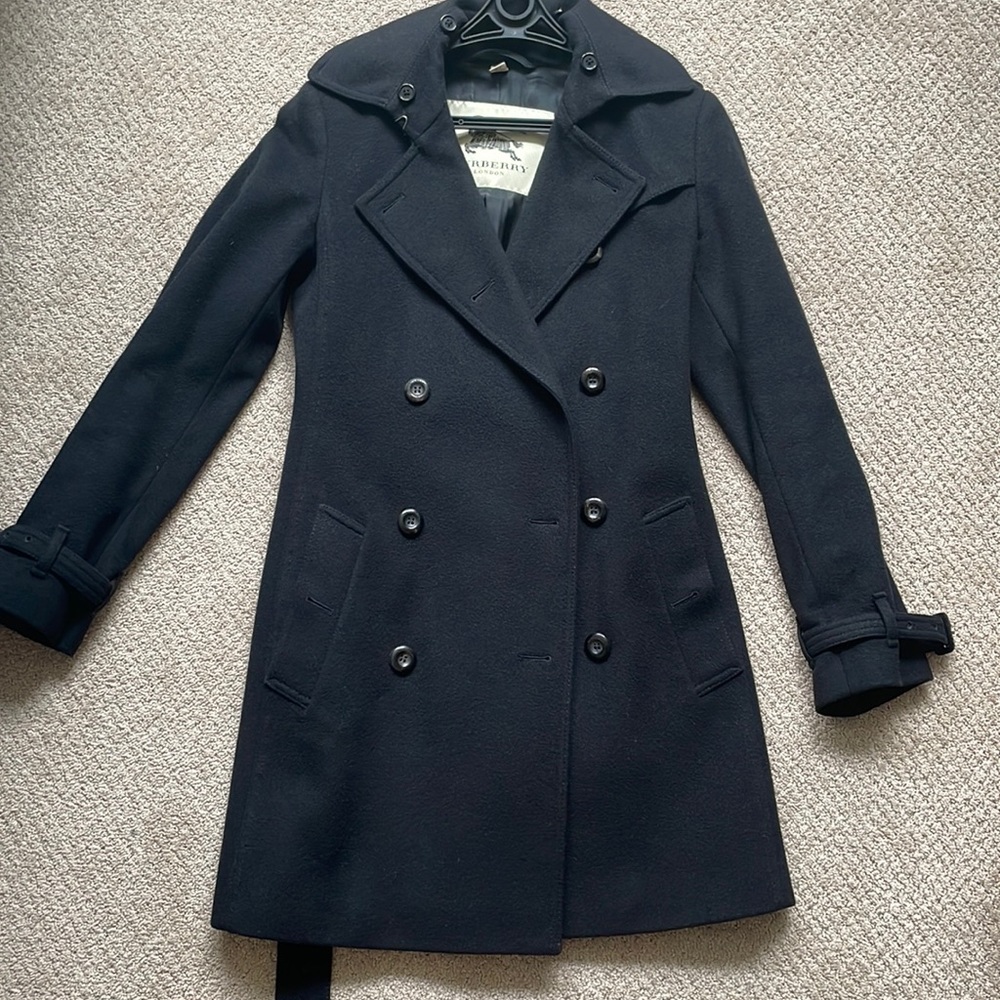 Burberry trench coat size 4